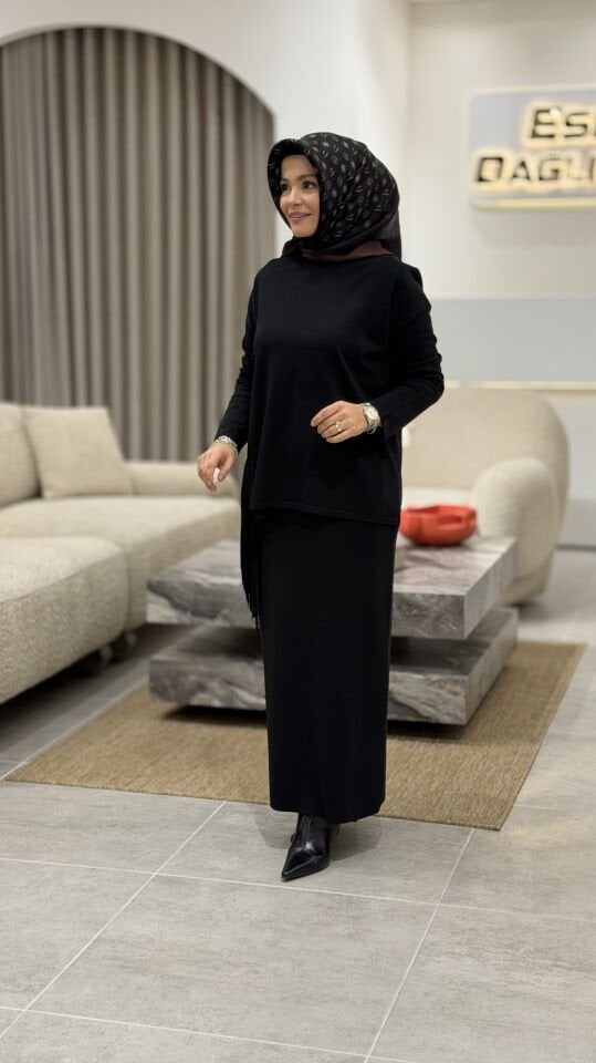 TIĞ TRİKO PÜSKÜL DETAYLI RAYON ETEKLİ TAKIM SİYAH
