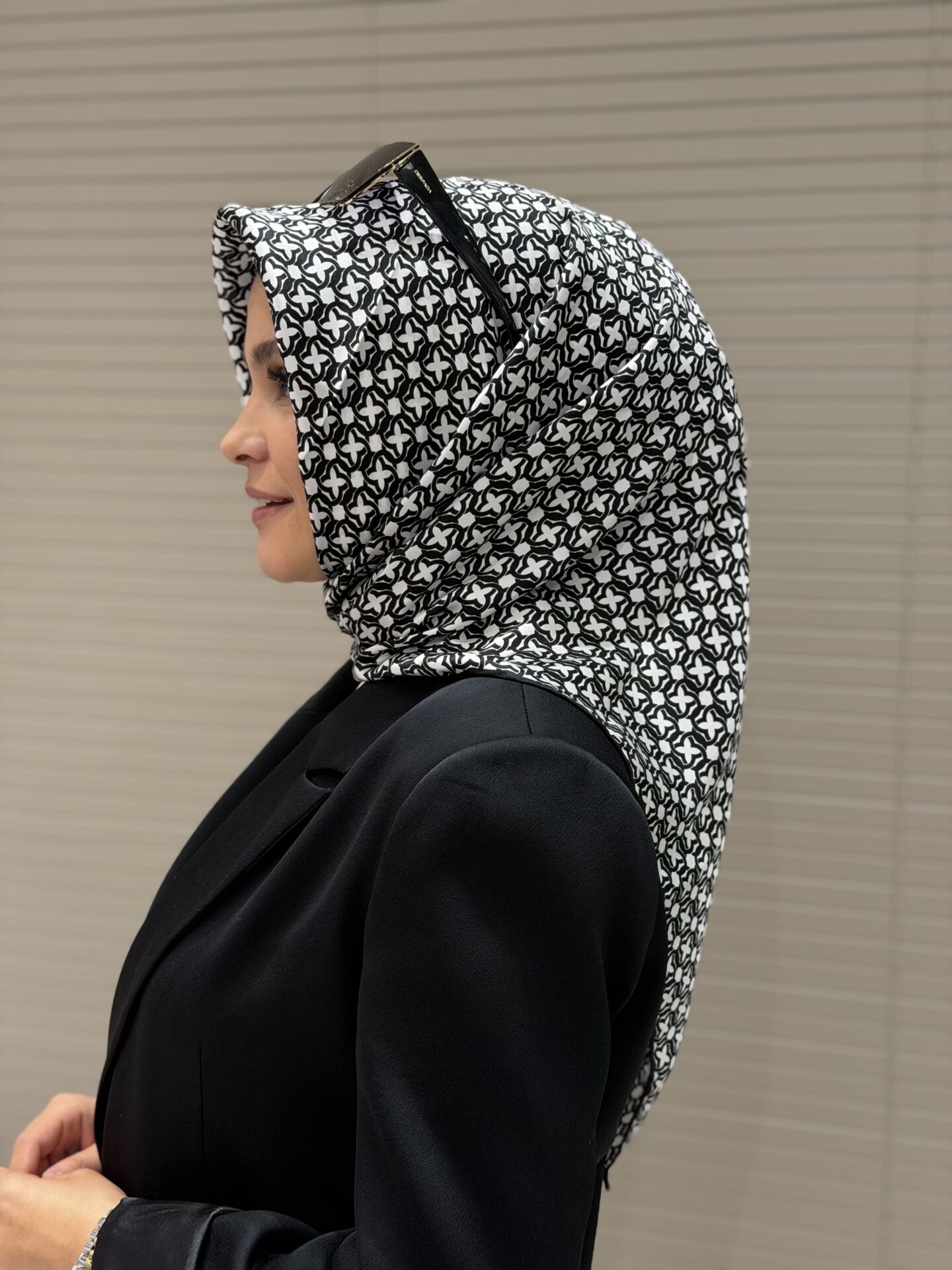 AKER SURA İPEK EŞARP