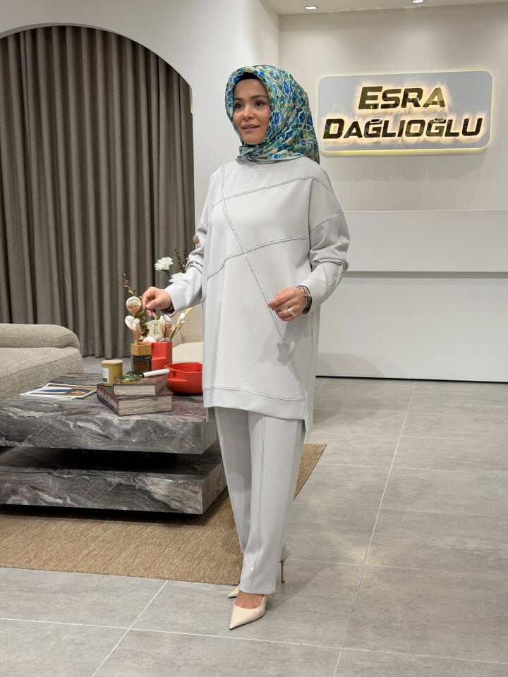 TIĞ TRİKO NERVÜR SIRALI TAŞ DETAYLI TAKIM TAŞ