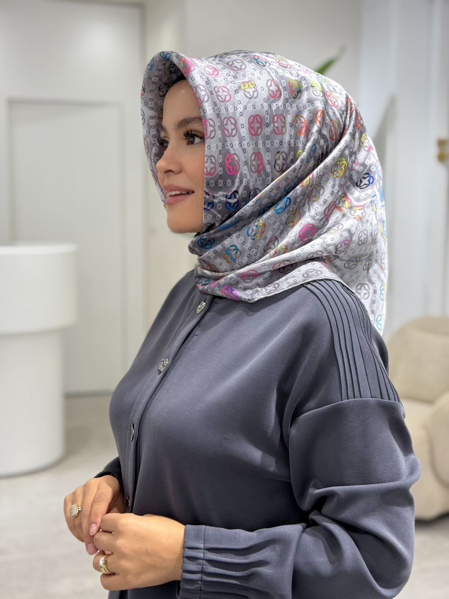 AKER SURA İPEK EŞARP
