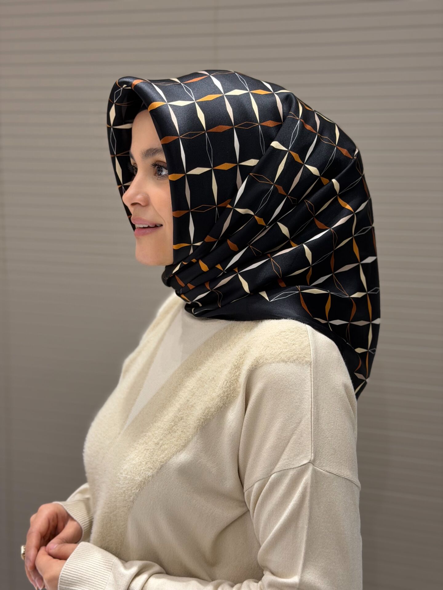 LA BOUTİQUE SURA İPEK EŞARP