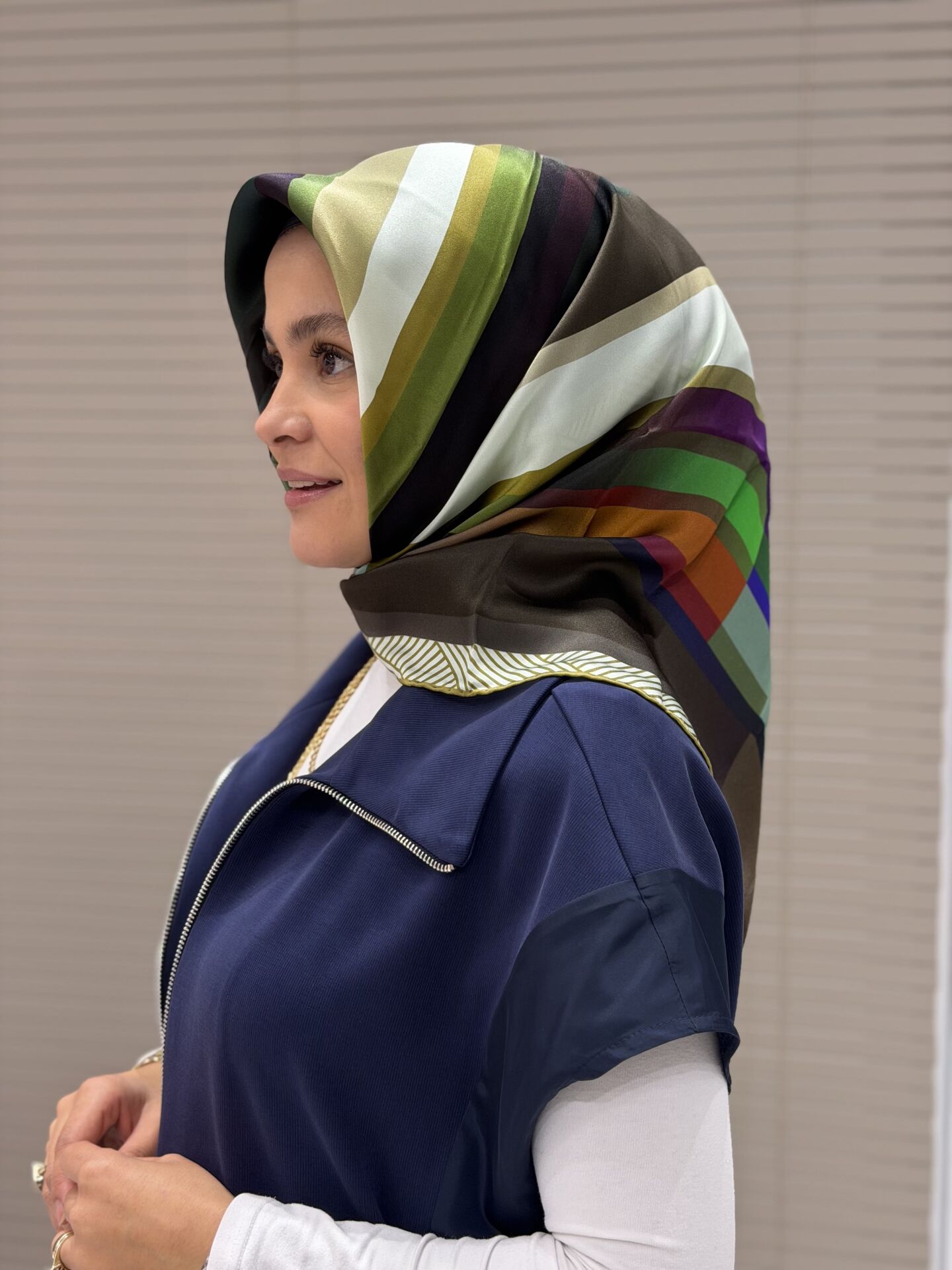 AKER SURA İPEK EŞARP