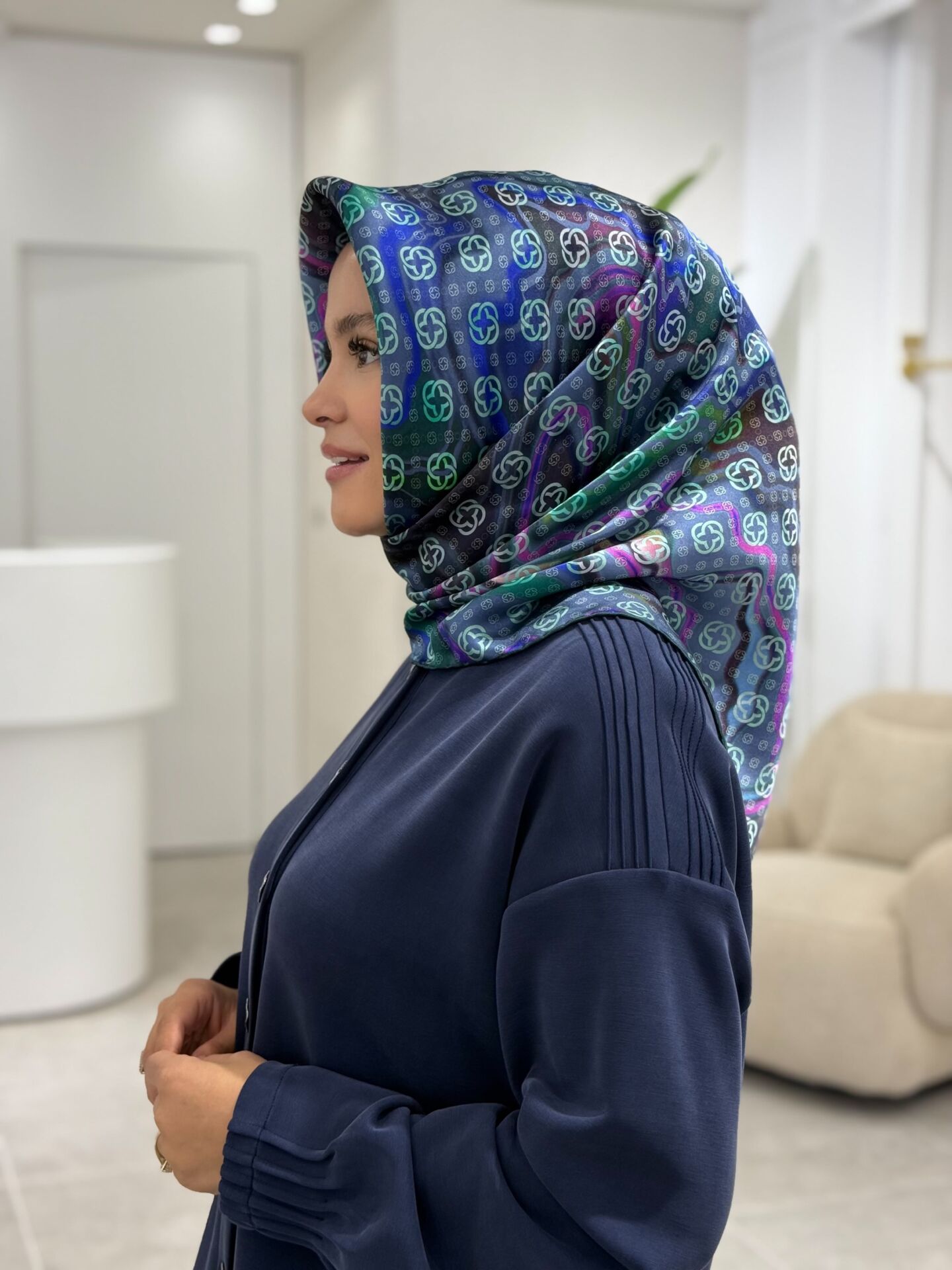 AKER SURA İPEK EŞARP