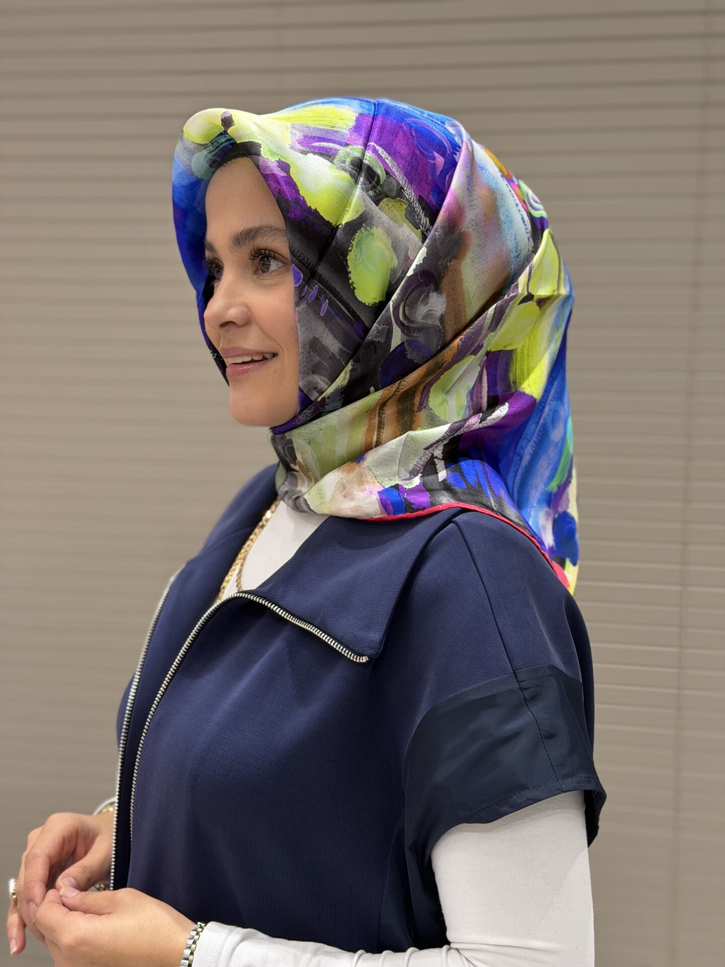 AKER SURA İPEK EŞARP