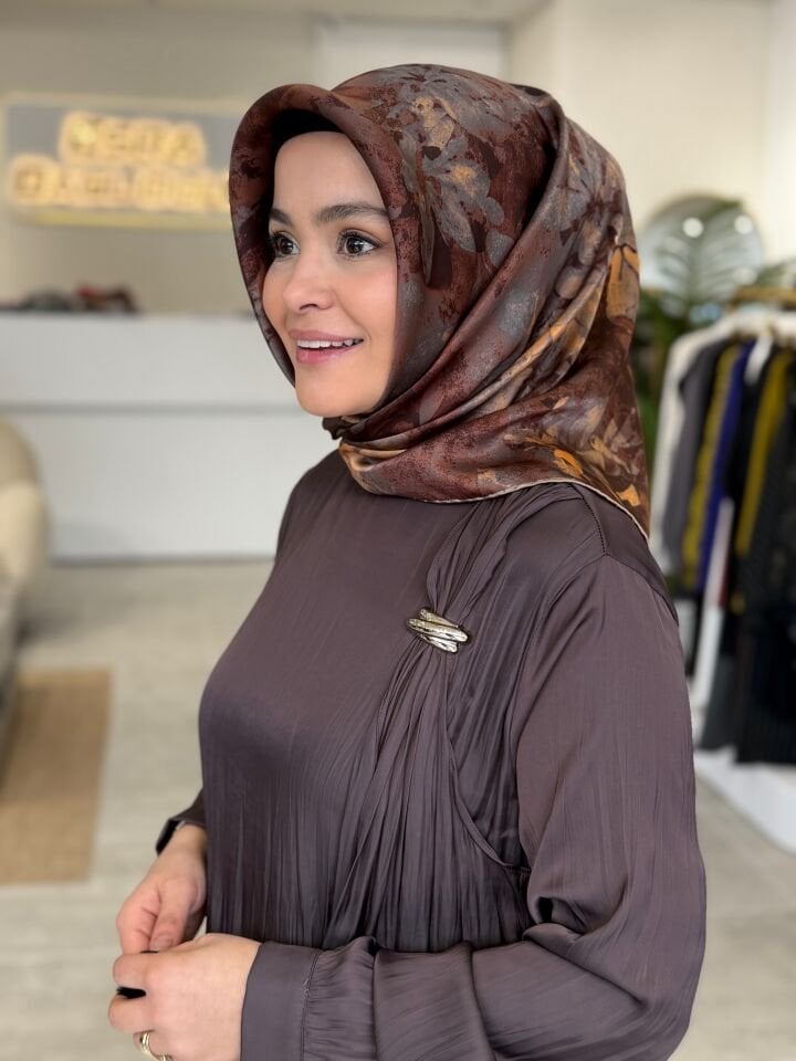 AKER SURA İPEK EŞARP