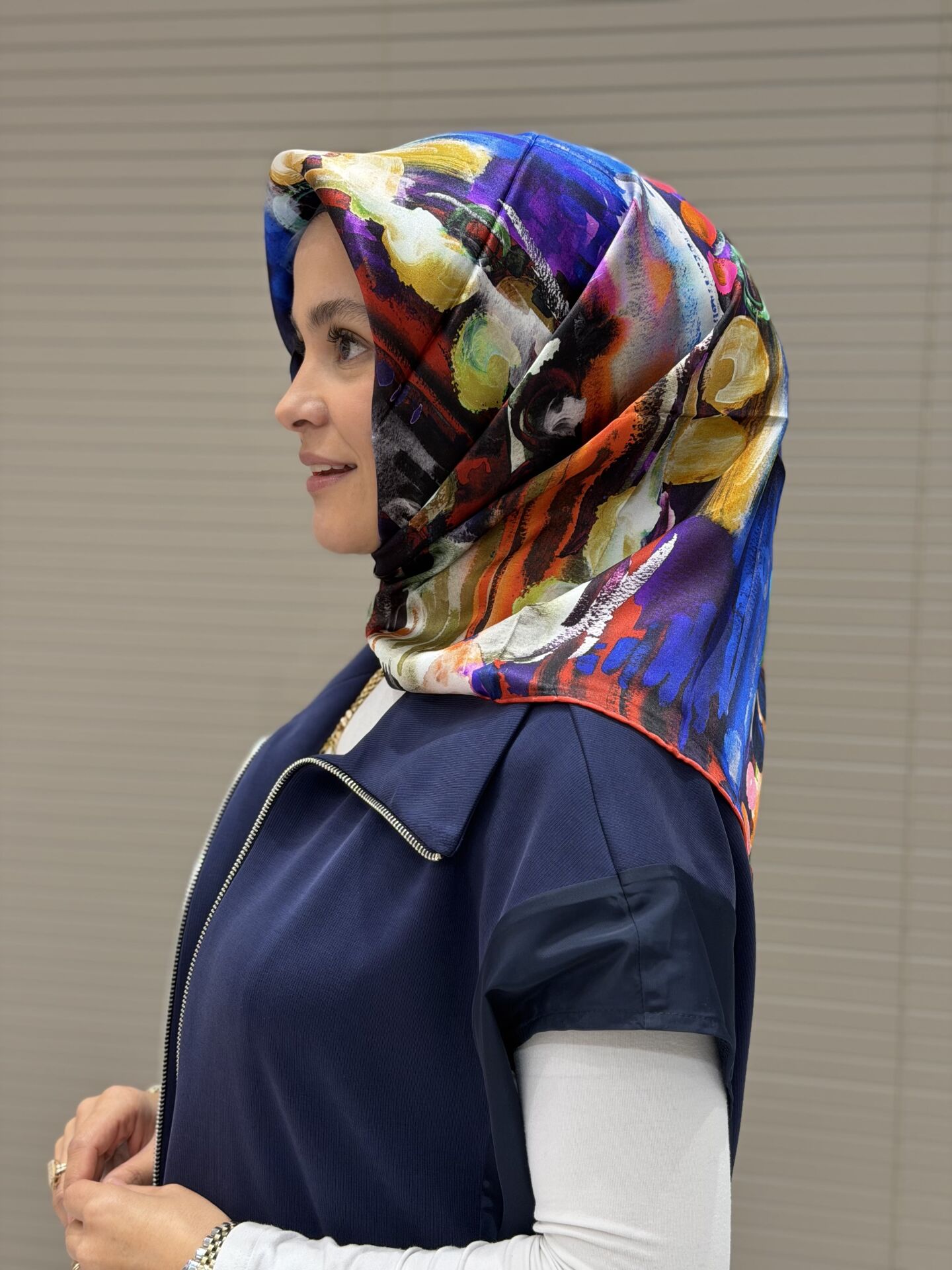 AKER SURA İPEK EŞARP