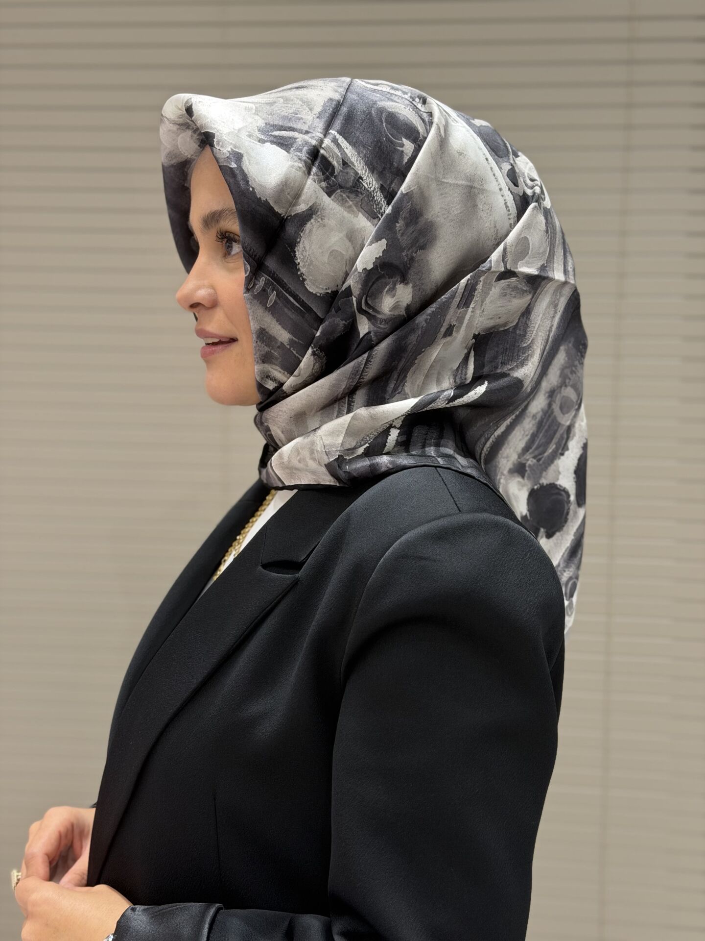 AKER SURA İPEK EŞARP