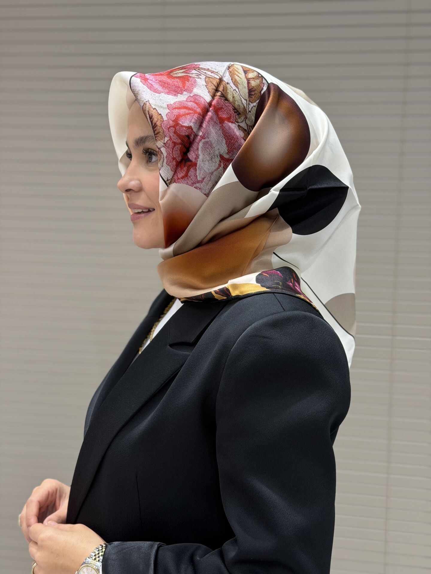 AKER SURA İPEK EŞARP