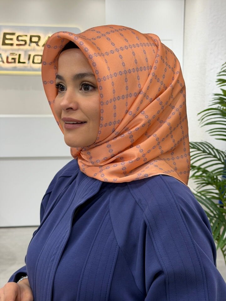 AKER SURA İPEK EŞARP