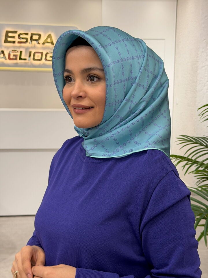 AKER SURA İPEK EŞARP