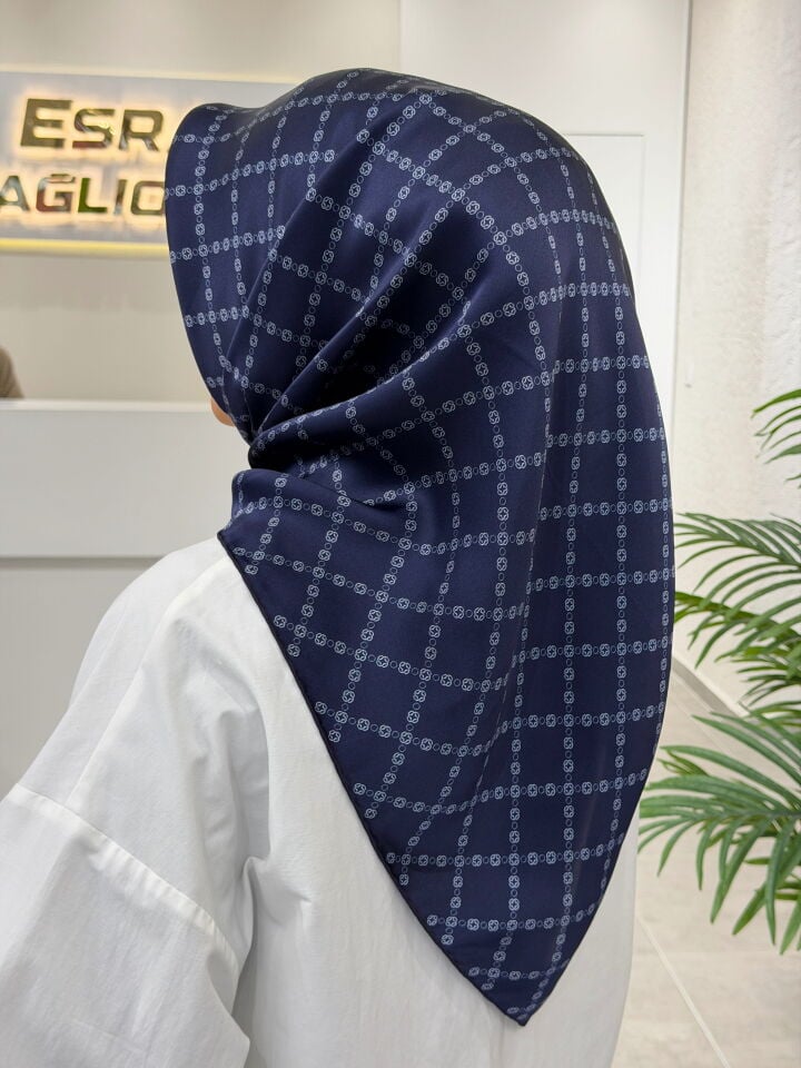 AKER SURA İPEK EŞARP