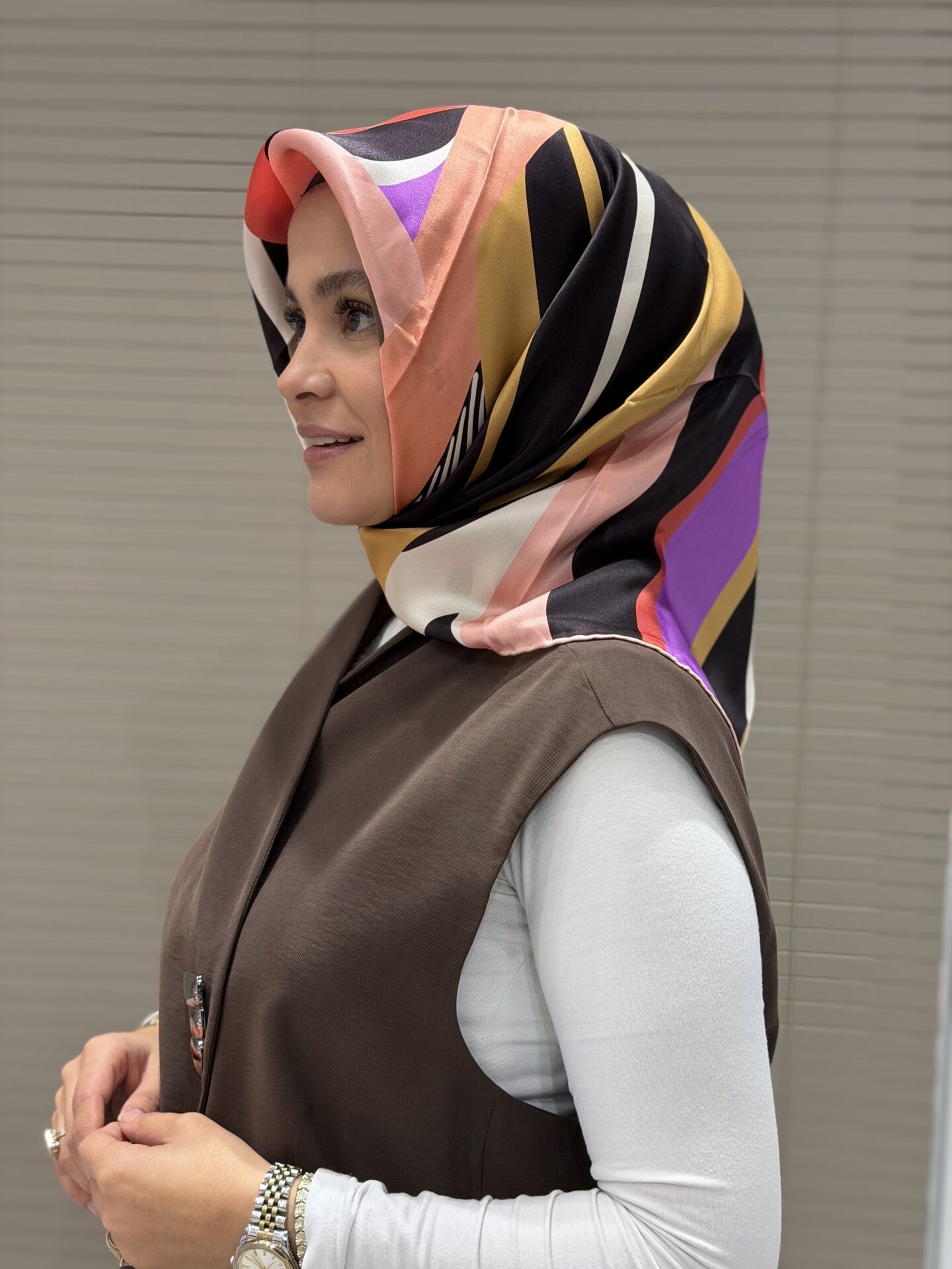 AKER SURA İPEK EŞARP