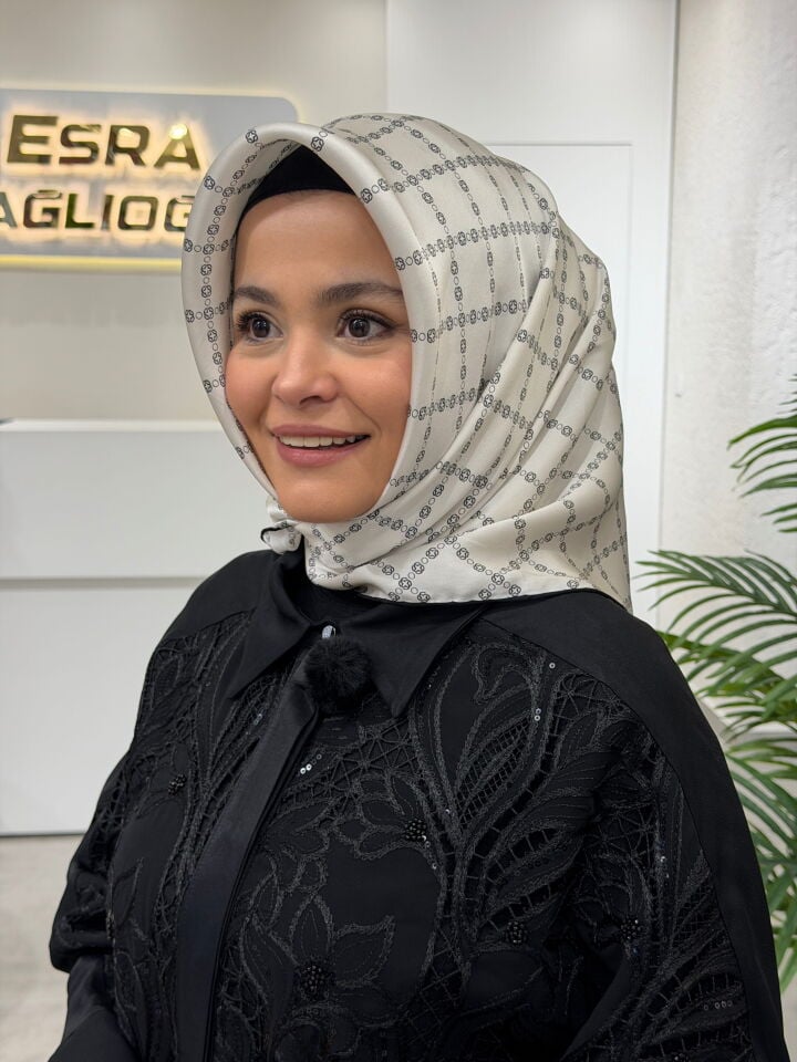 AKER SURA İPEK EŞARP