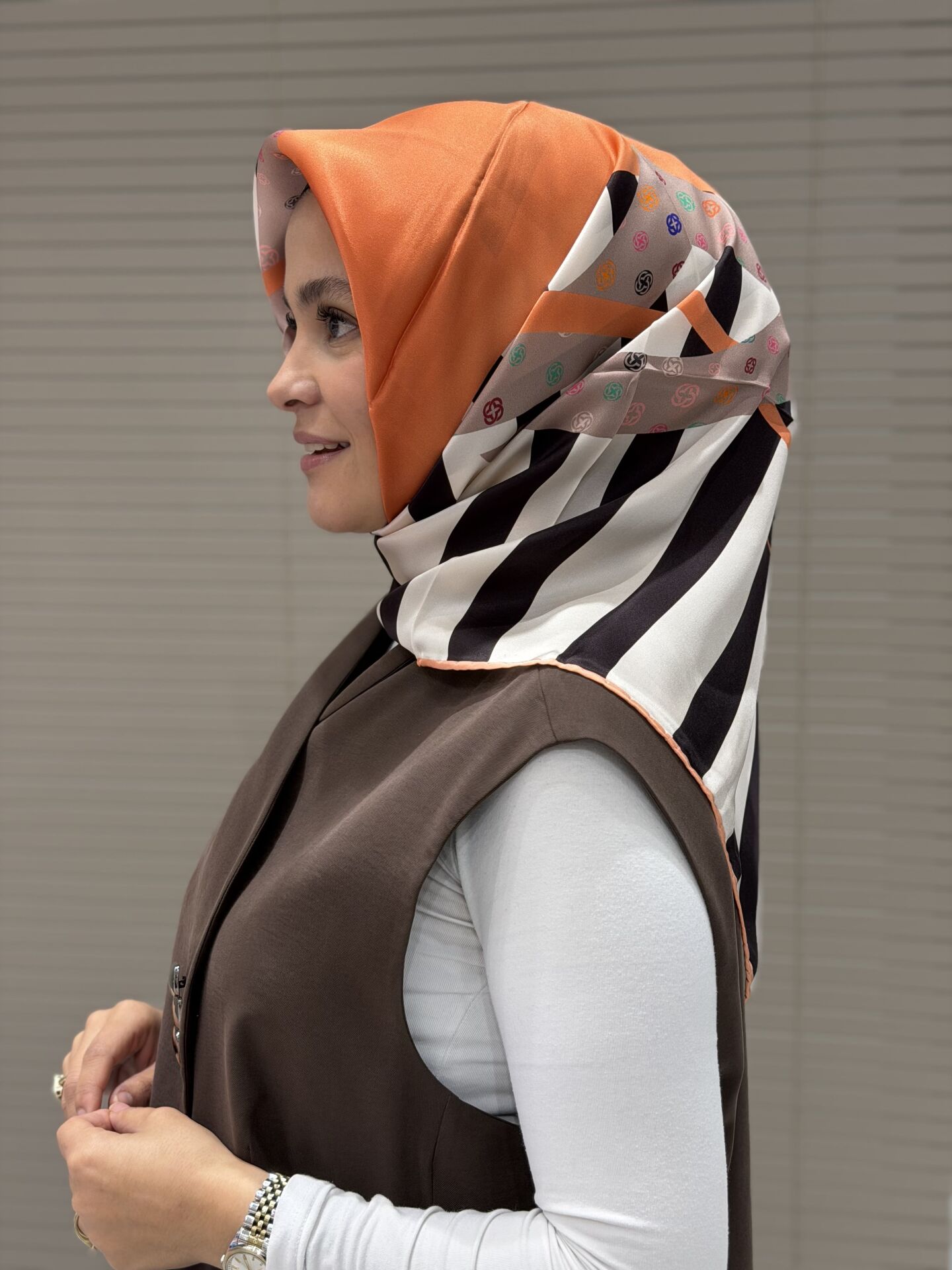 AKER SURA İPEK EŞARP