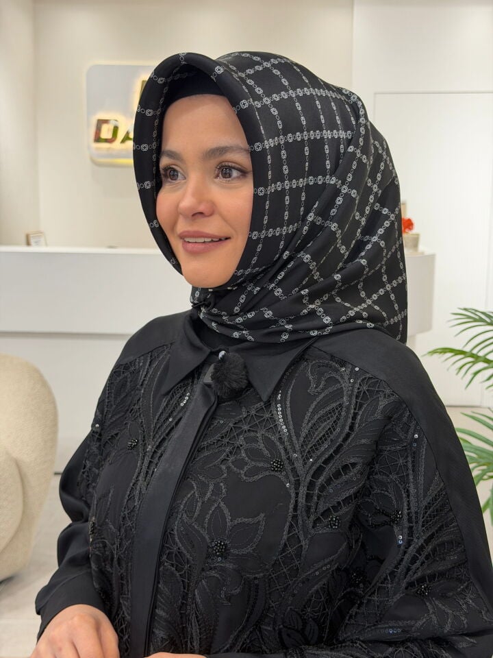 AKER SURA İPEK EŞARP