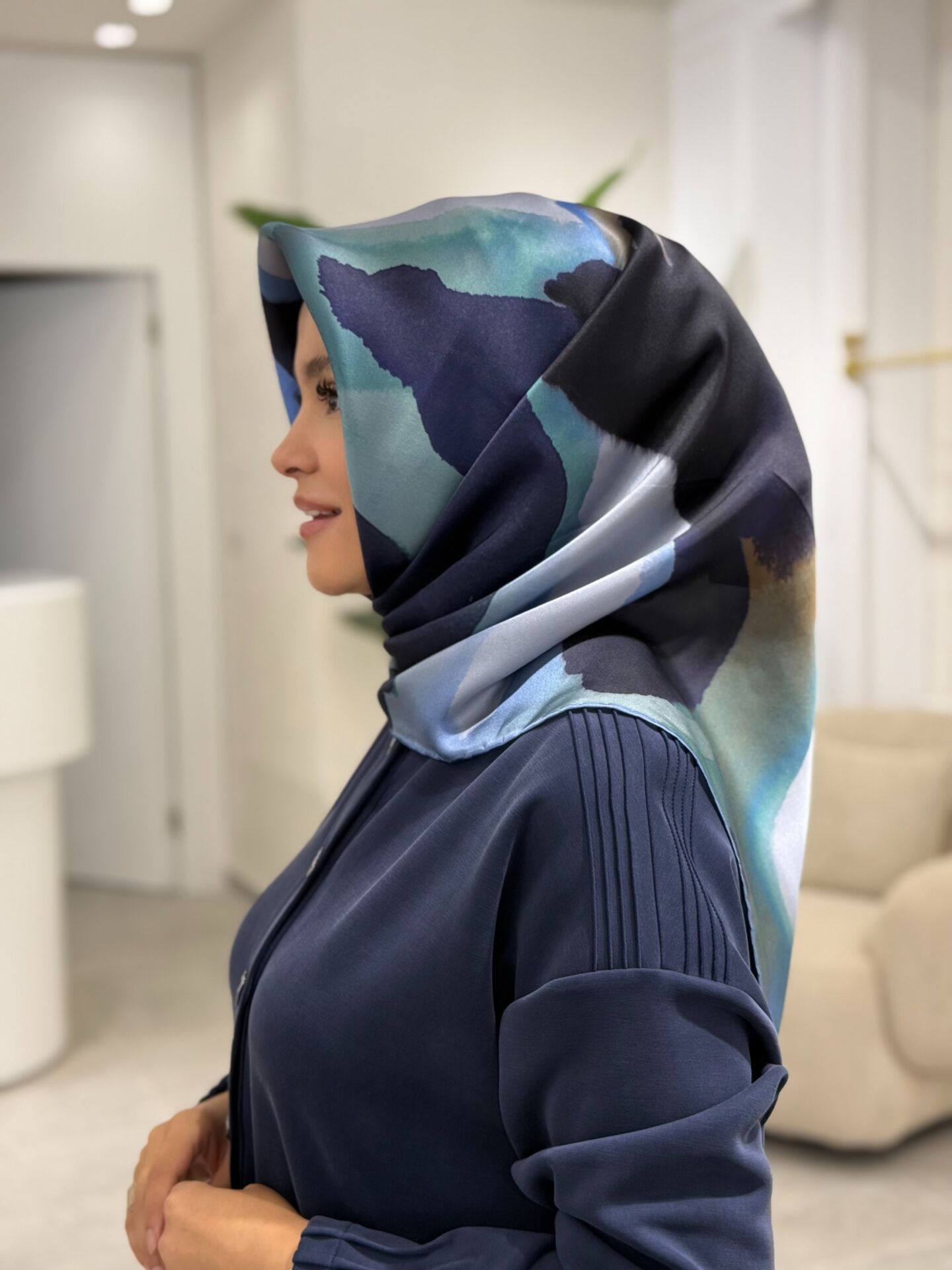 AKER SURA İPEK EŞARP