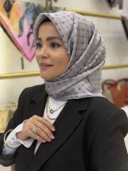 AKER SURA İPEK EŞARP