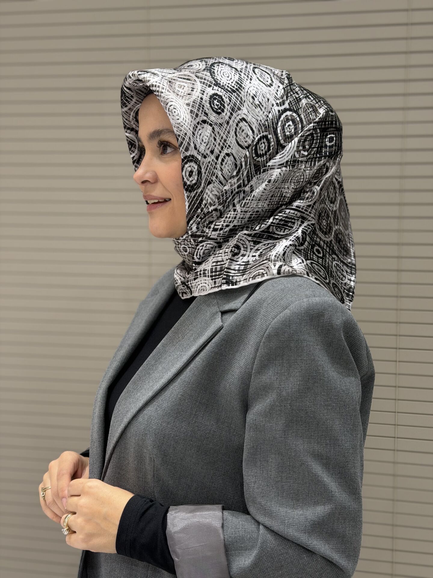 LA BOUTİQUE SURA İPEK EŞARP