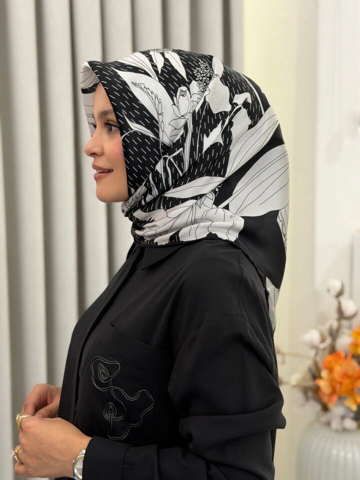AKER SURA İPEK EŞARP