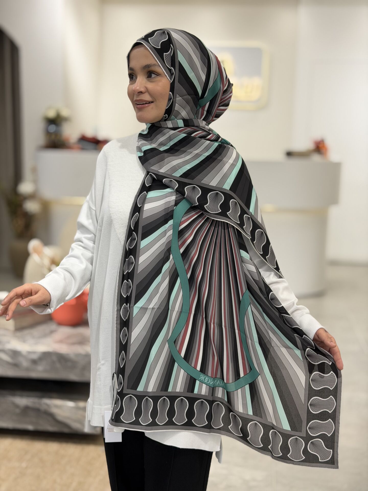 İMANNOOR SEVGİLİ'NİN AYAK İZİ İPEK ŞAL