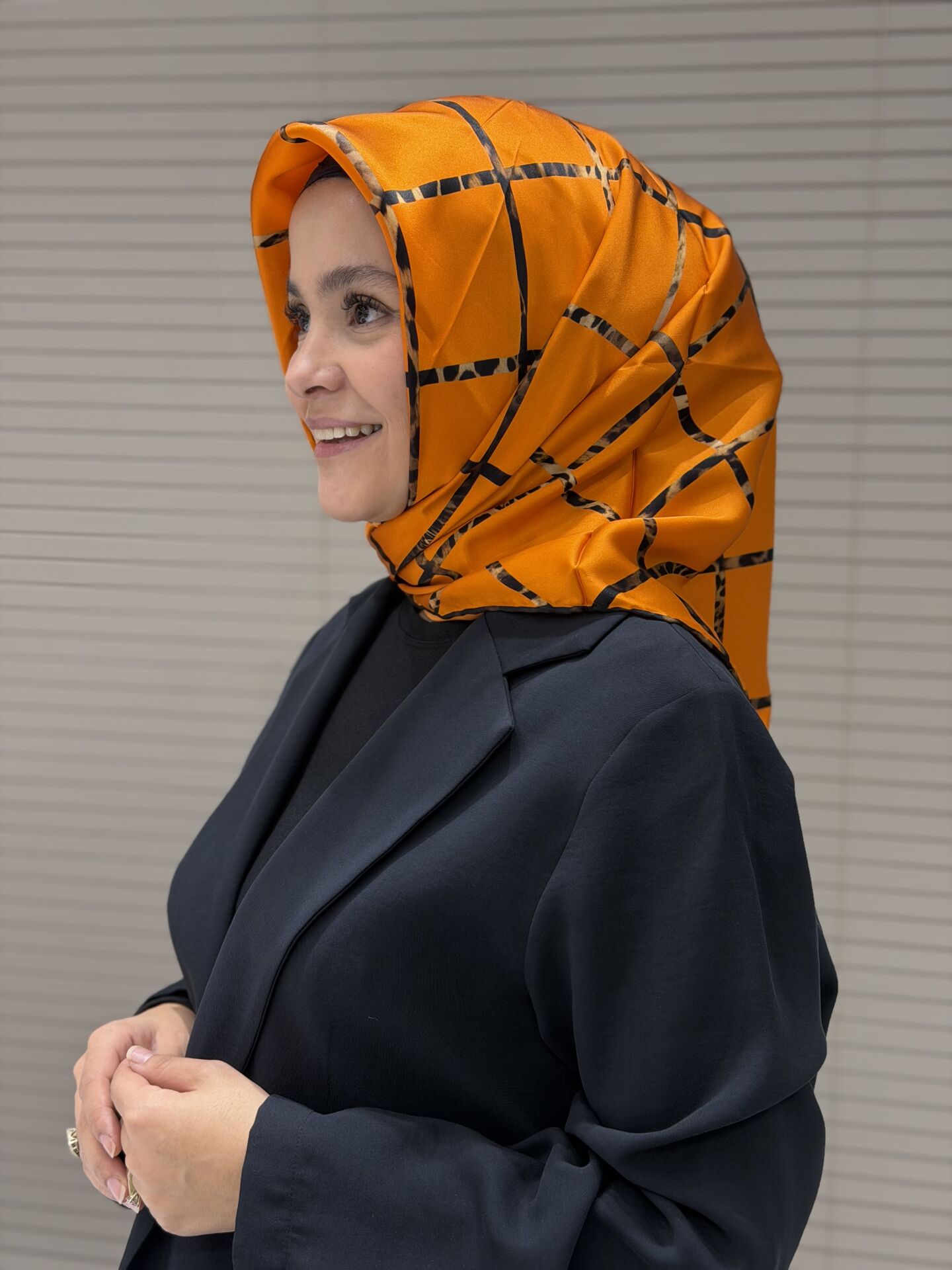 LA BOUTİQUE SURA İPEK EŞARP