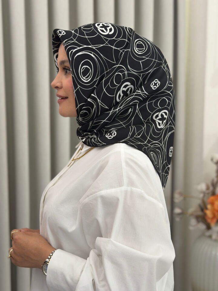 AKER SURA İPEK EŞARP