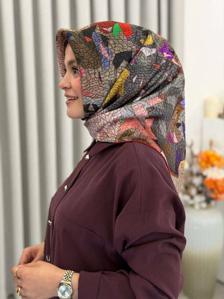 AKER SURA İPEK EŞARP