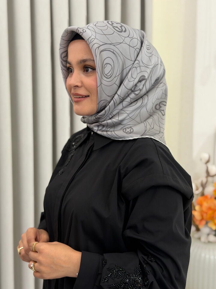 AKER SURA İPEK EŞARP