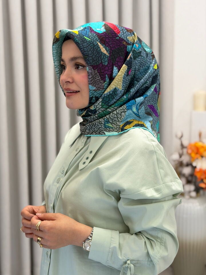 AKER SURA İPEK EŞARP