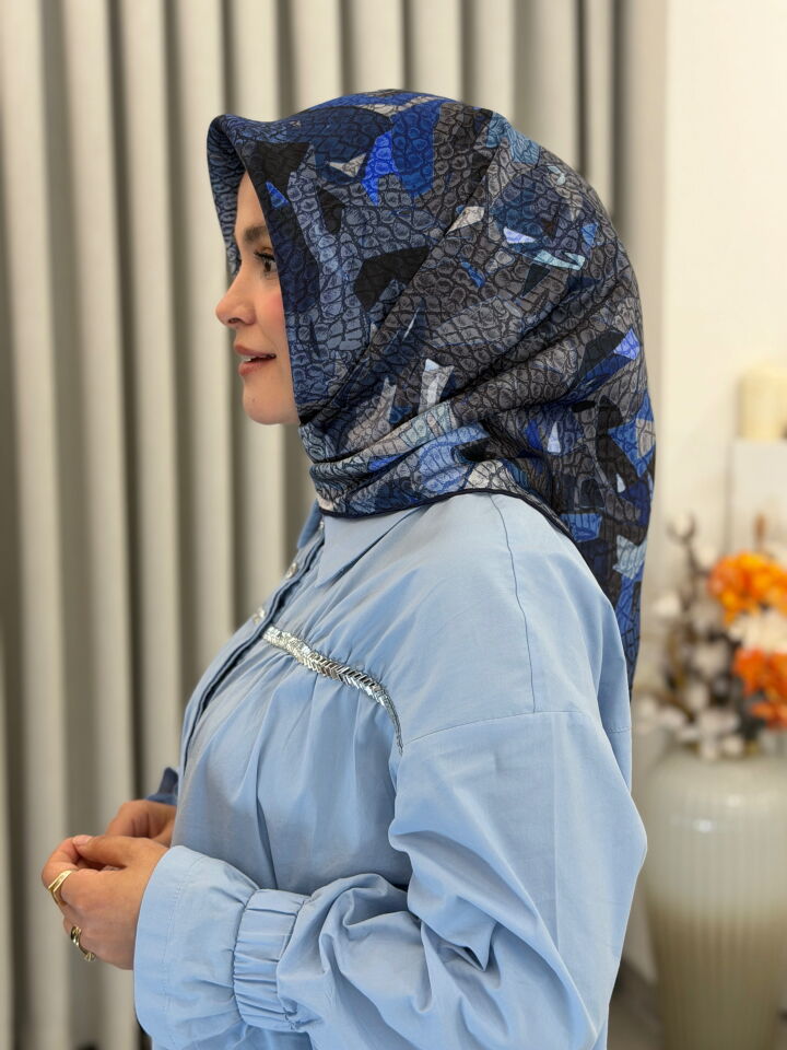 AKER SURA İPEK EŞARP