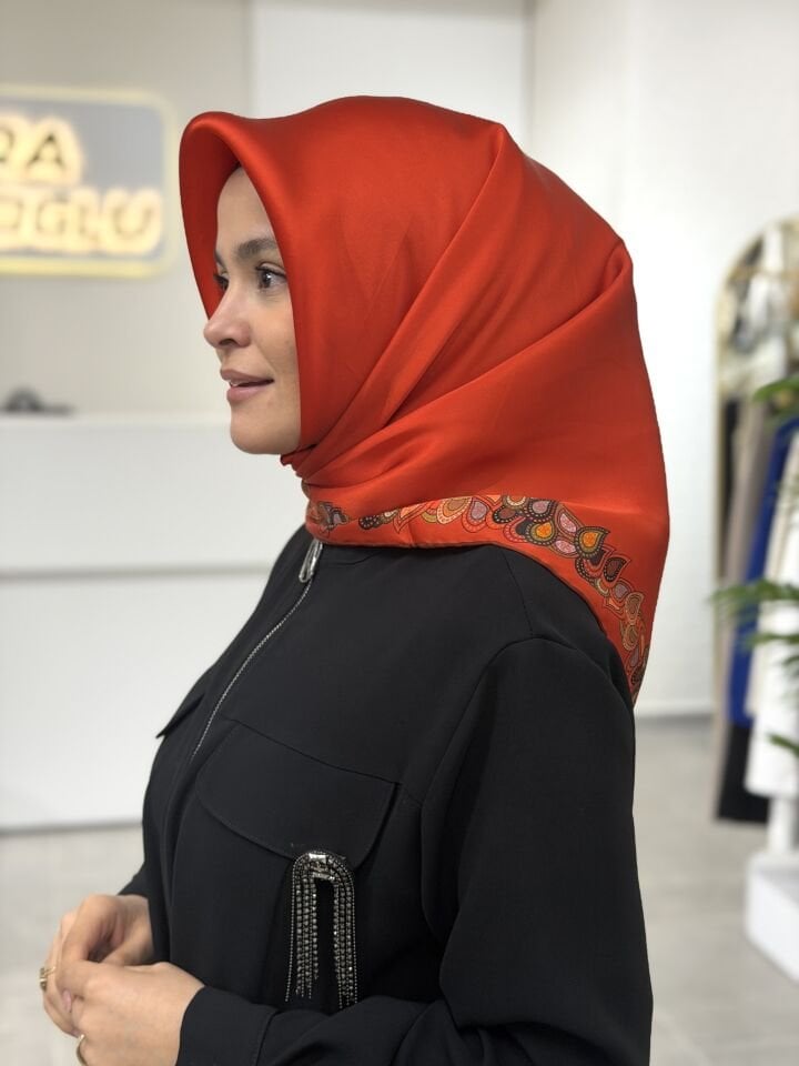 LA BOUTİQUE SURA İPEK EŞARP