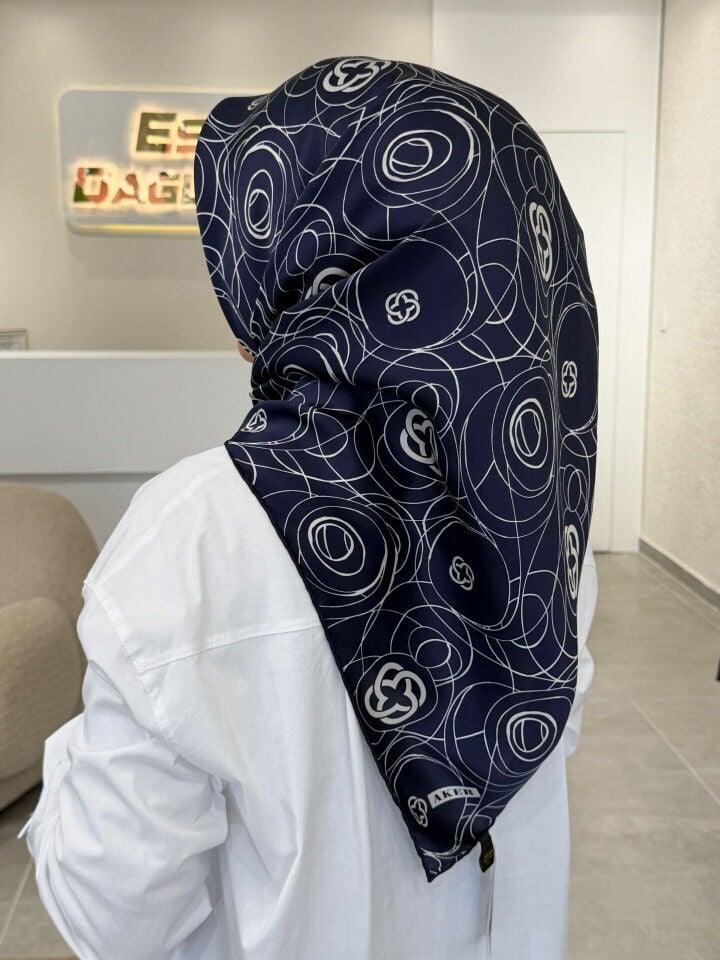AKER SURA İPEK EŞARP