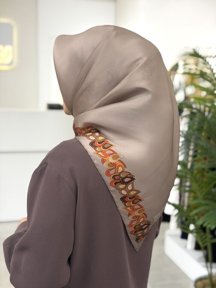 LA BOUTİQUE SURA İPEK EŞARP