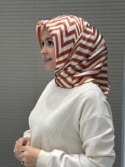 LA BOUTİQUE SURA İPEK EŞARP