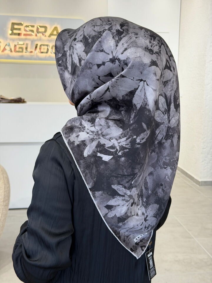 AKER SURA İPEK EŞARP