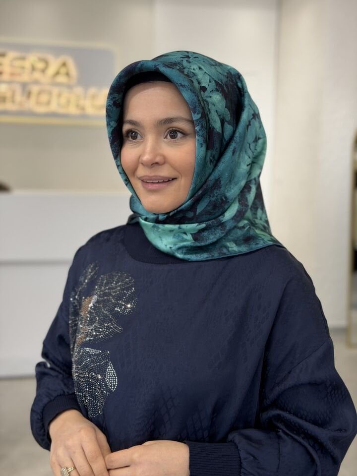 AKER SURA İPEK EŞARP