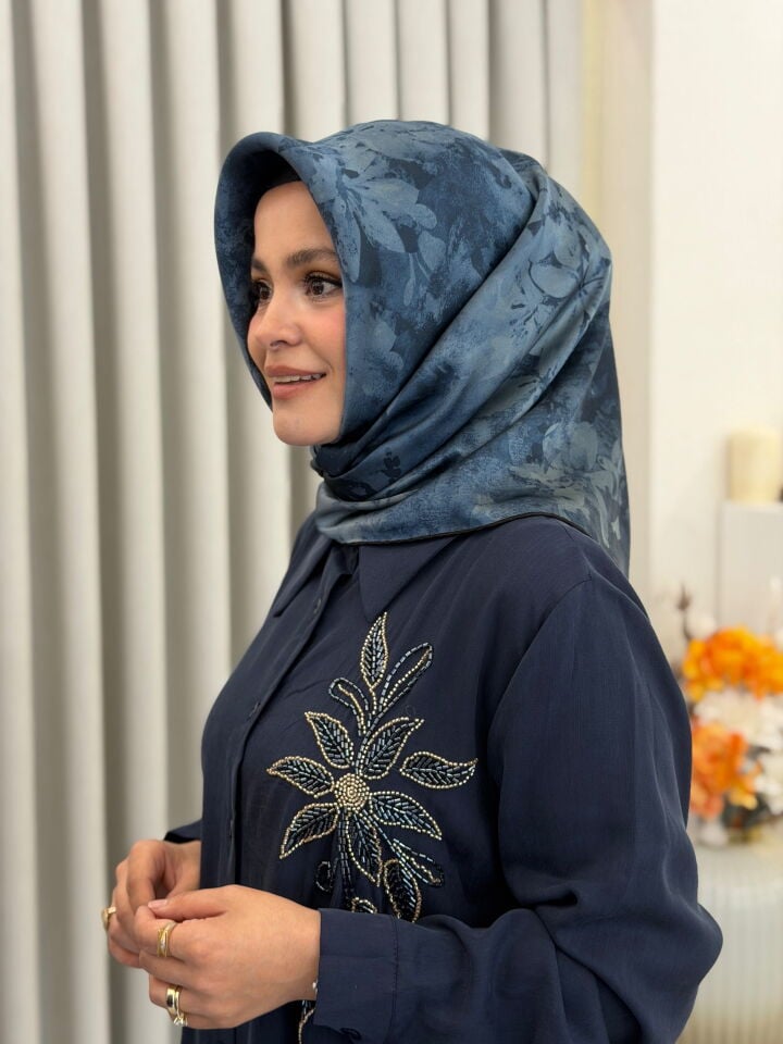 AKER SURA İPEK EŞARP