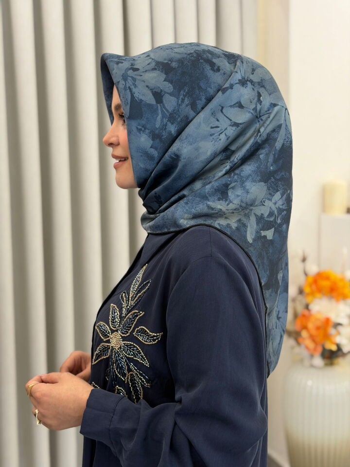 AKER SURA İPEK EŞARP