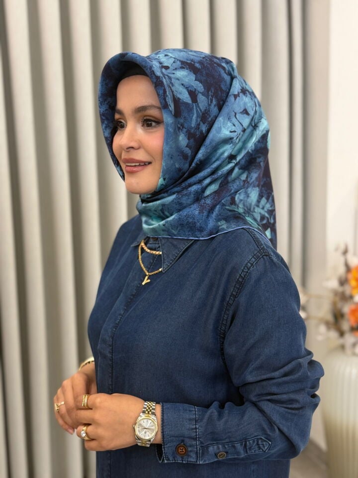 AKER SURA İPEK EŞARP