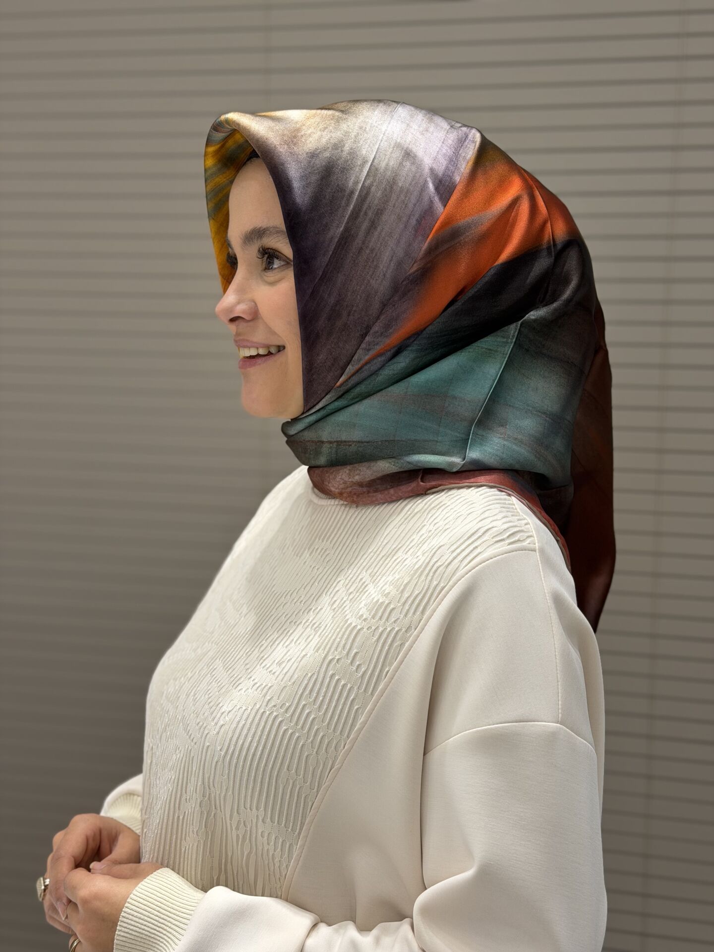 LA BOUTİQUE SURA  İPEK EŞARP