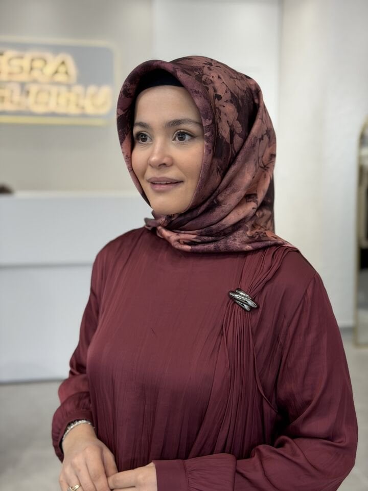 AKER SURA İPEK EŞARP