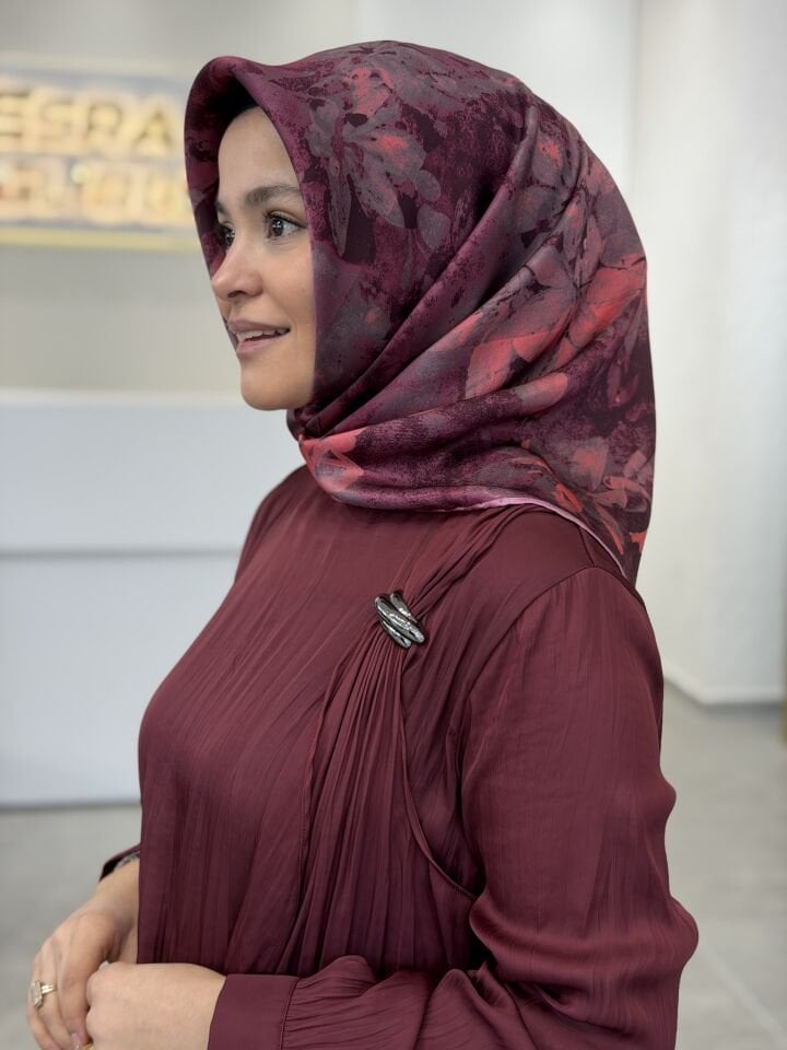 AKER SURA İPEK EŞARP