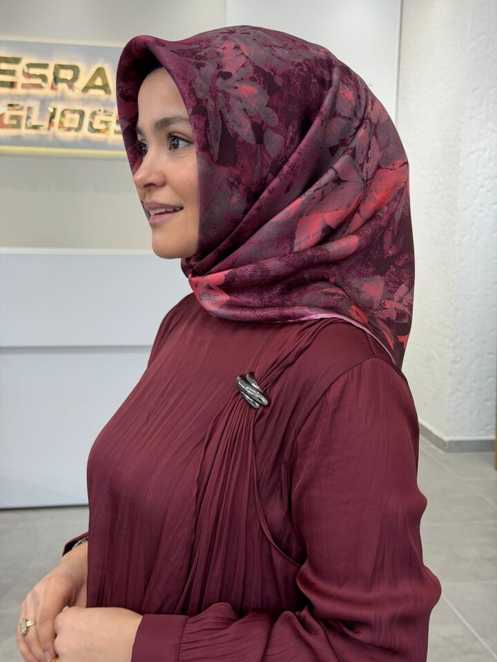 AKER SURA İPEK EŞARP