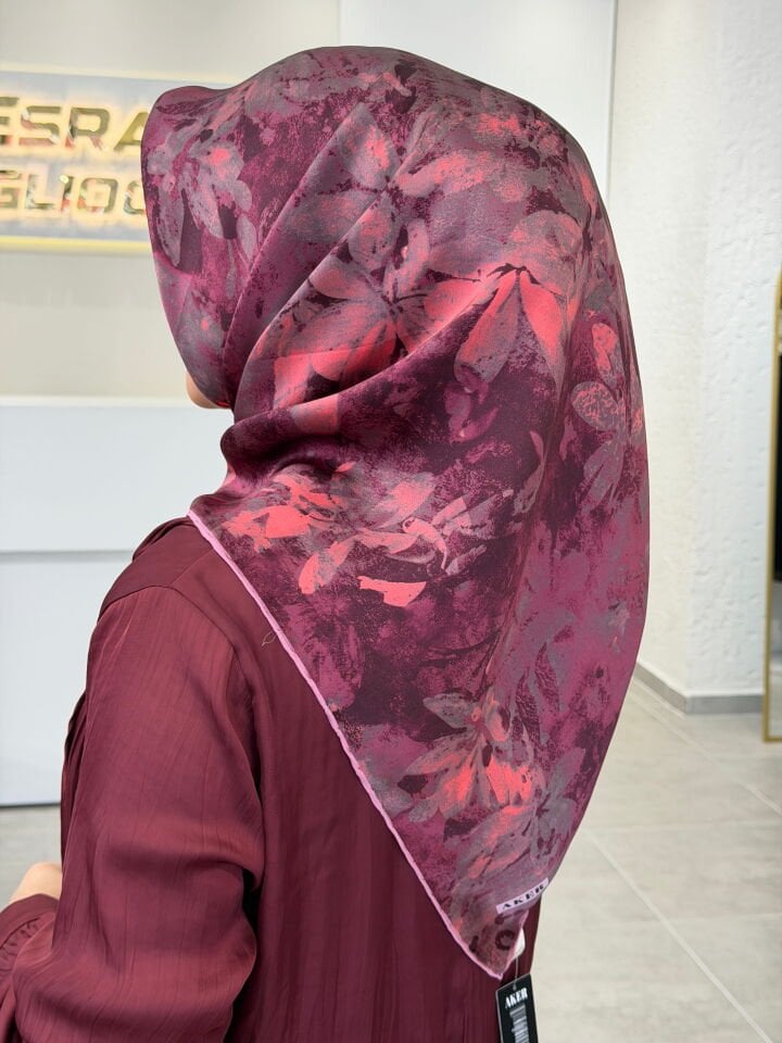 AKER SURA İPEK EŞARP