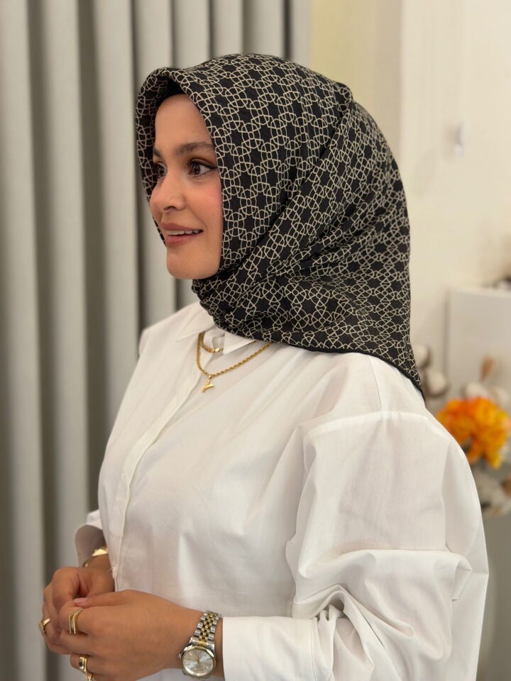 YAZ/GÜZ SERİSİ EŞARP