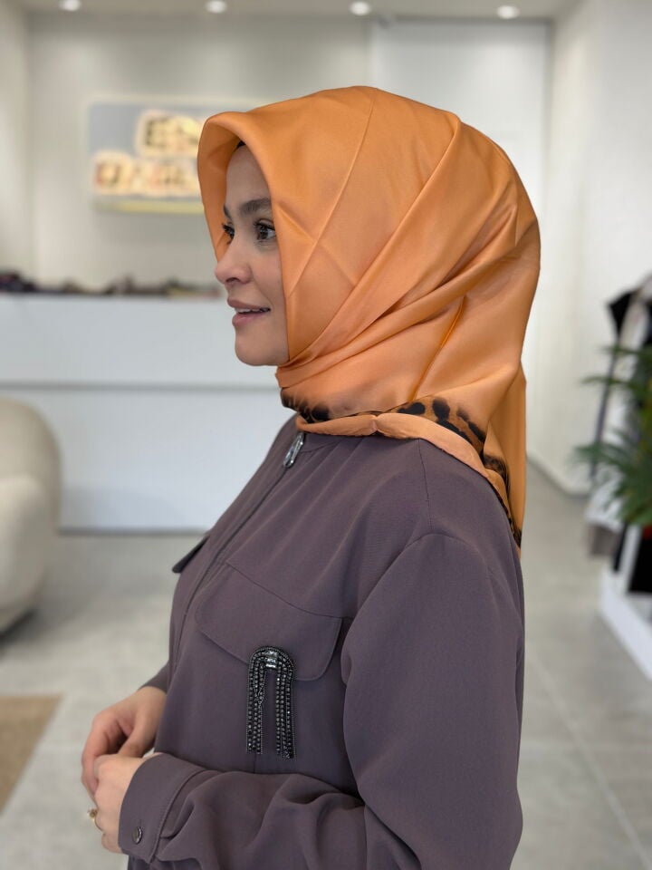 LA BOUTİQUE SURA İPEK EŞARP