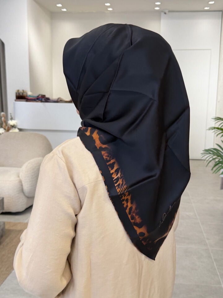 LA BOUTİQUE SURA İPEK EŞARP