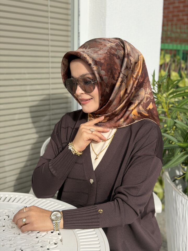 AKER SURA İPEK EŞARP