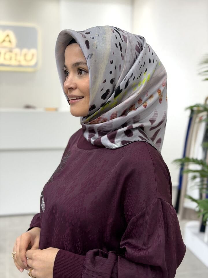 AKER SURA İPEK EŞARP