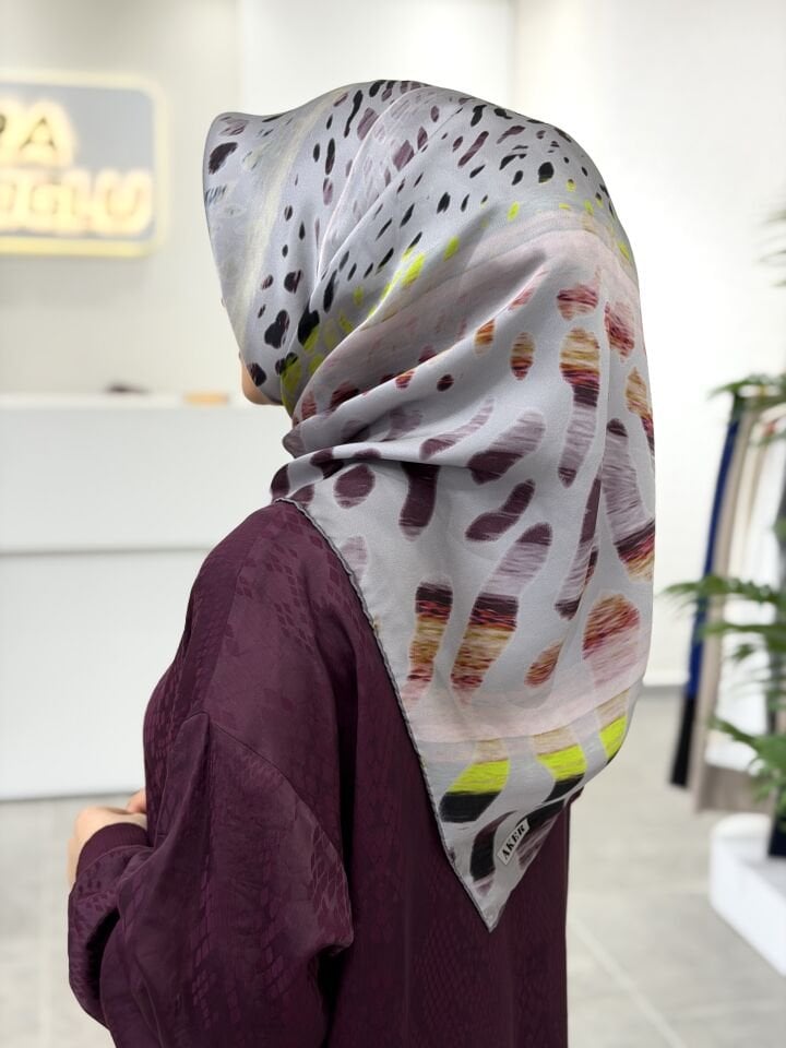 AKER SURA İPEK EŞARP